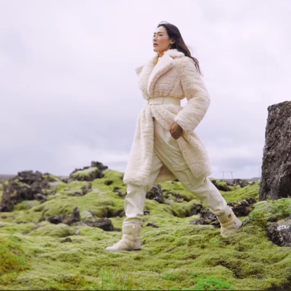 NWT Banana Republic Sierra Moleskin Cargo Pants, Cream/White, Petite 0-2 - Picture 7 of 10